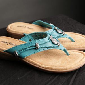 Minnetonka Turquoise Sandals Flip Flops Size 8